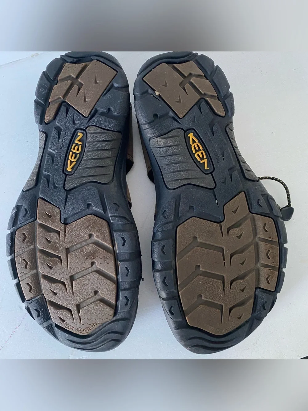 Keen Sandals Mens 10 Brown Cinch Strap Waterproof Hiking Sandals Beach Gorpcore